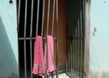 Homens invadem casa e atiram em pai e filho em Feira de Santana