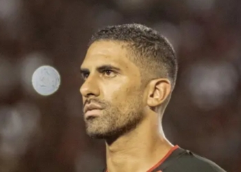 Após impasse em acordo, Tréllez diz que vai acionar o Vitória na Justiça