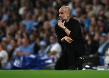Guardiola passa por cirurgia nas costas e perderá 2 jogos do City