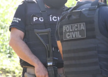 Polícia prende dupla com 50 kg de drogas e carro roubado em Irecê