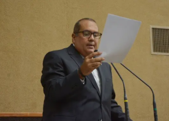 Votação do PL do Fundef amanhã é “patifaria” armada pelo Governo, acusa Sandro Régis