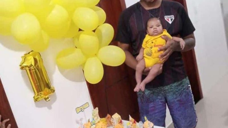 Bebê morto no Subúrbio estava no colo do pai quando foi baleado