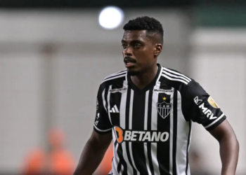 Zagueiro do Atlético-MG, Jemerson sofre acidente de carro