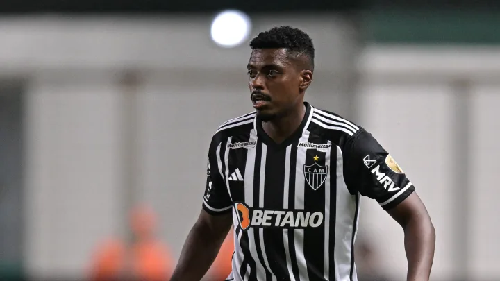 Zagueiro do Atlético-MG, Jemerson sofre acidente de carro