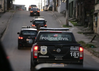 Polícia realiza megaoperação em bairros de Salvador