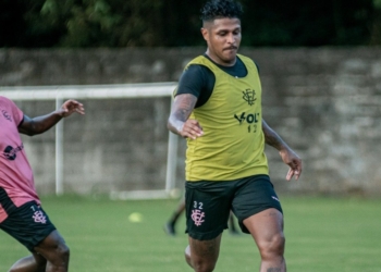 Para manter vantagem na liderança da Série B, Vitória enfrenta o Mirassol nesta sexta