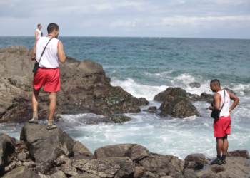 Adolescente desaparece após se afogar na praia de Ondina