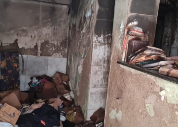 Mulher morre por inalação de fumaça após casa pegar fogo em Salvador