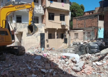 Fluxo de água em canal é retomado após desabamento na Baixa do Tubo