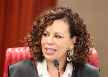 Primeira ministra negra do TSE, Edilene Lôbo estreia no tribunal: “Esse lugar não é só meu”