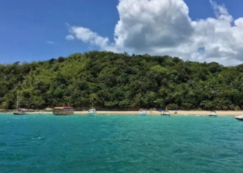 Praia da Viração, na Bahia, recebe pela primeira título Bandeira Azul