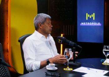 Jerônimo anuncia instalações de pontos de recargas para carros elétricos em postos de combustíveis na Bahia