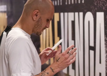 Eliminado da Sul-Americana, lateral do Corinthians indica aposentadoria neste ano: “Difícil achar motivação para continuar”