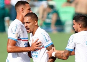 Gilberto revela que Yago o desafiou antes de marcar golaço do meio campo