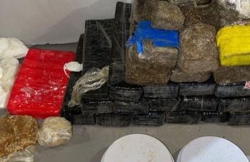27 kg de drogas são encontrados enterrados em trilha na cidade de Itacaré