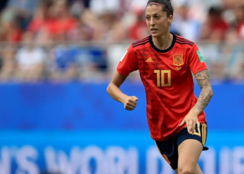 Atacante espanhola depõe sobre beijo de ex-presidente da Federação: “Não mereço estar vivendo isso”