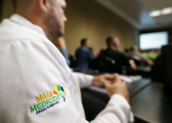 Governo estuda destinar vagas do Mais Médicos para pessoas com deficiência e grupos étnico-raciais