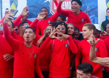 Vitória vence regata e assume liderança do Campeonato Baiano de Remo