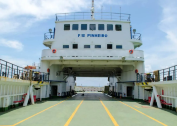 Tempo de espera para embarque de veículos no ferry pode chegar de 2h30
