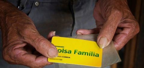 Caixa paga novo Bolsa Família a beneficiários com NIS de final 3