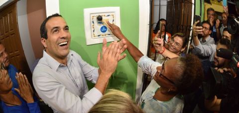 Mais de 10 mil famílias têm suas casas reformadas pela prefeitura