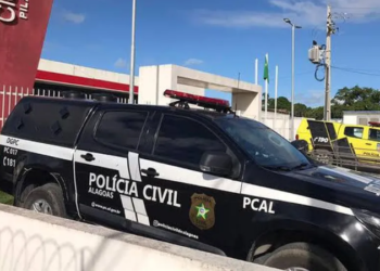 Adolescente de 16 anos é morto a tiros dentro da própria casa