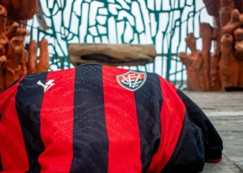 Jogador do Vitória é afastado do elenco; saiba motivo