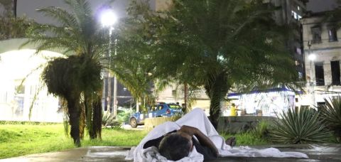 Governo cria pontos de higiene para população em situação de rua