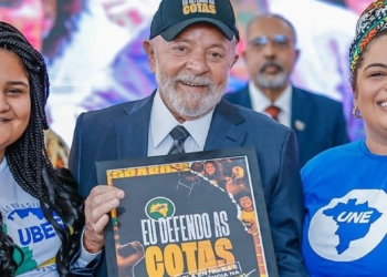 Lula sanciona lei que atualiza sistema de cotas universitárias com inclusão de quilombolas