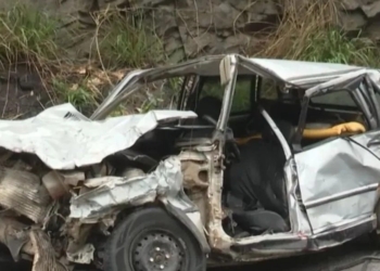 Homem morre após carros colidirem na BR-101