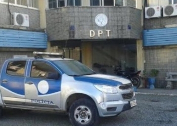 Menina de 4 anos morre afogada em tonel no quintal de casa, em Feira de Santana