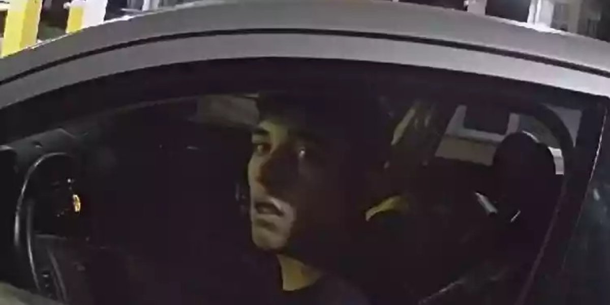 Imagens da câmera de segurança mostra vizinho liberando entrada dos suspeitos