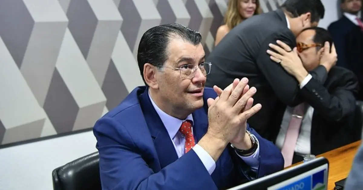 Após diversas mudanças feitas pelo relator, senadores aprovam reforma tributária na CCJ e projeto segue para o Plenário