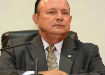 PEC que permite terceiro mandato de Adolfo Menezes é protocolada na AL-BA