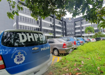 Jovem morre baleado dentro de bar em bairro de Salvador