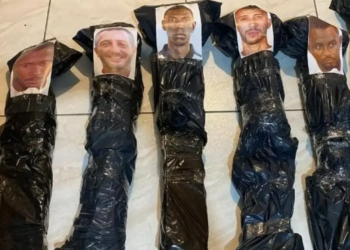 Protesto ameaça jogadores e diretor em frente ao CT do Bahia