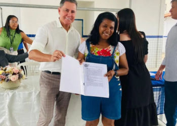 Corregedoria-Geral entrega mais de 100 títulos de regularização fundiária em Feira de Santana
