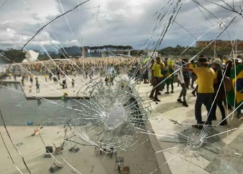 Moraes decreta prisão preventiva de baiano envolvido no 8 de janeiro após violações do uso de tornozeleira eletrônica