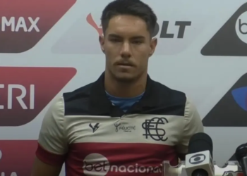 Reforço do Santa Cruz, Caio Mello destaca versatilidade no meio-campo: “Posso atuar nas três posições”