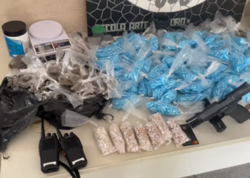 Suspeito de tráfico é preso com arma, maconha e cocaína no Subúrbio de Salvador