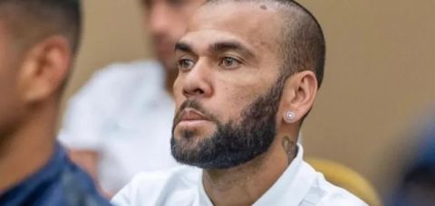 Neymar Pai confirma auxílio financeiro a Daniel Alves: “Ajuda a um amigo”