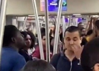 Mulher é vítima de intolerância religiosa dentro do metrô de Salvador