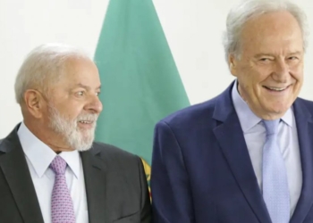 Lula assina nomeação de Lewandowski no Ministério da Justiça