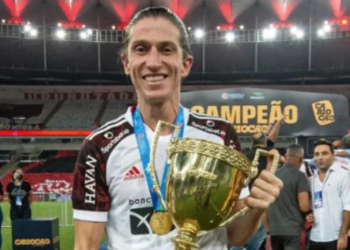 Filipe Luís recusa convite para ser coordenador técnico do Brasil