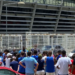 Torcedores enfrentam enorme fila para ver taças do City no Museu do Bahia; organização encerra entrada
