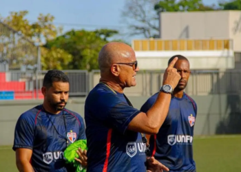 Técnico elogia o Bahia de Feira, mas pede pés no chão após goleada: “Outros jogos virão e serão mais difíceis”