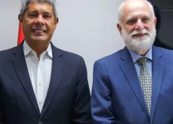 Jerônimo sanciona lei que extingue e transforma 163 cargos permanentes do TJ-BA