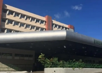 Após ter corpo queimado com água fervente, mulher é transferida em UTI aérea para Salvador; companheiro foi preso