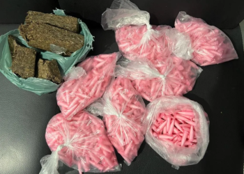 PM apreende cerca de 700 pinos de cocaína e um kg de maconha