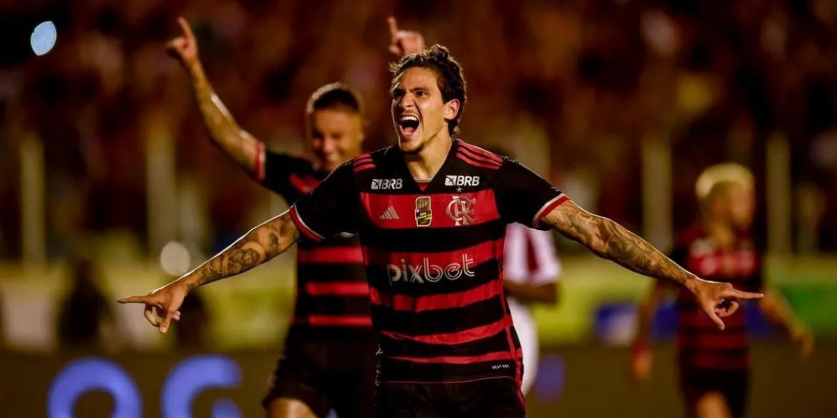 Atacante do Flamengo tem carro roubado no Rio de Janeiro